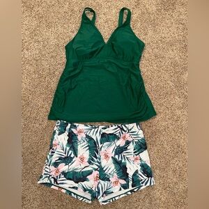 NWOT Tankini bathing suit top and boy shorts